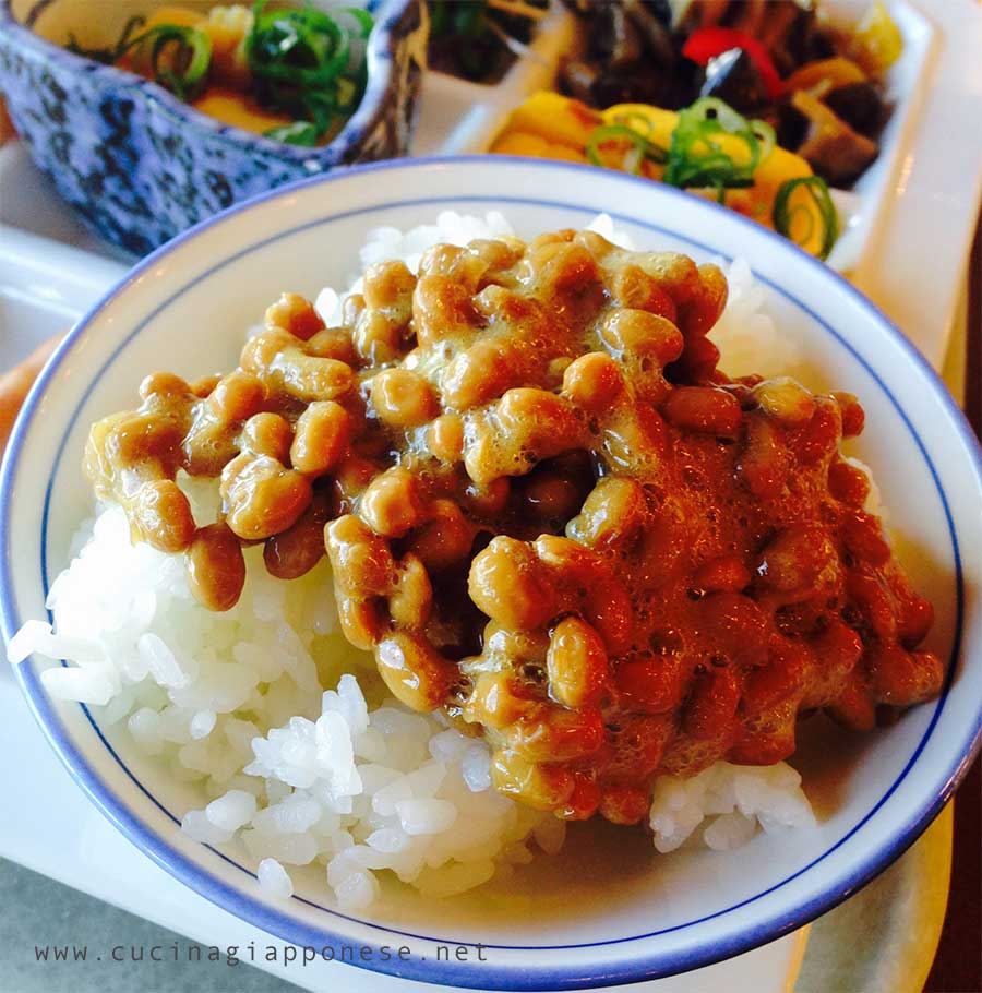 cibi disgustosi giapponesi: natto, soia fermentata